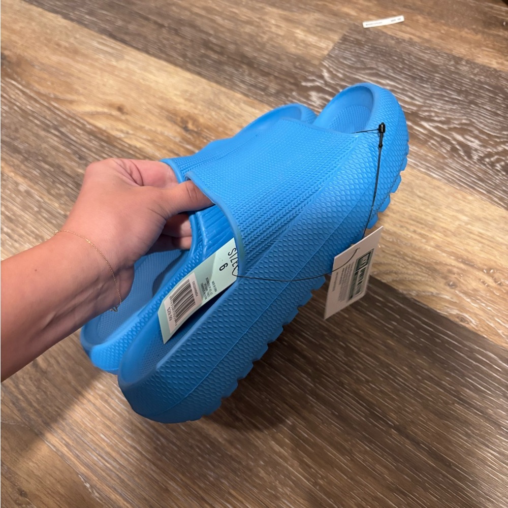DSG Vibrant Blue Slide Sandals - Picture 3 of 3
